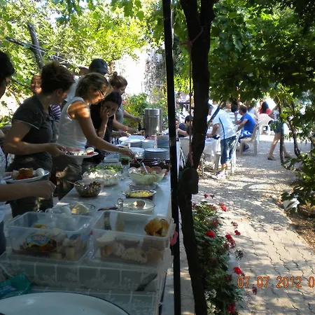 George House فندق مبيت وإفطار فاراليا