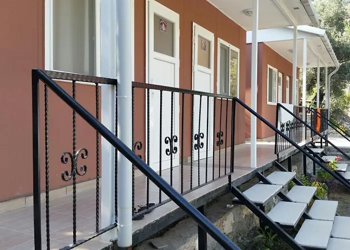 George House * Faralya