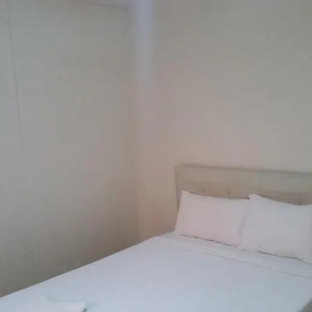 George House 파랄리아