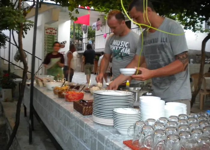 Bed & Breakfast George House Faralya